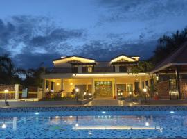 Kurunchi malar Resorts, hotel v mestu Hosūr