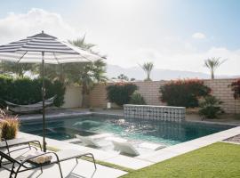 Palm House California Desert Home Festival & Events Close with Pool, Spa & Views, hotel sa Coachella