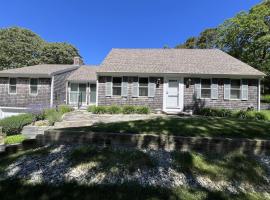 Close to Cape Cod National Seashore, khách sạn ở Eastham