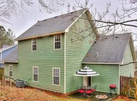 Mins to Parks • Private Fenced Yard • 3BR/Sleeps 6