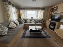 Modern Caravan With Wifi At Seawick holiday park, Clacton on Sea 8berth Large Decking Pet Friendly