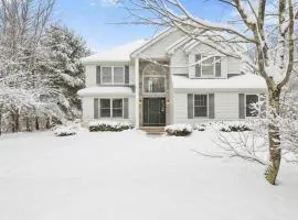 Sleeps 18 Hot Tub Sauna Game Room Fire Pit