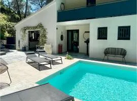 Arty Provence, vue, calme et piscine chauffée dans les Alpilles proche St-Rémy-de-Provence