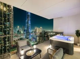 Luxury Downtown 3 Bedroom and Maid Room Apartment with amazing Burj View and Private Jacuzzi on a large Balcony