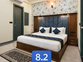 Hotel Elite Affordable Rooms by SOT #Near tajmahal East Gate#Best Rated #Inhouse Parking #Hygiene Guarantee