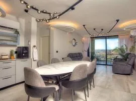 Nof Yareach - נוף ירח