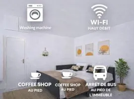 cozy apartment in city , free wifi ,coffe shops downstairs
