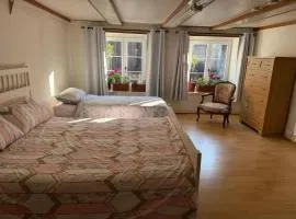 18th Century Character Cottage - Hiking Groups, Families, Business