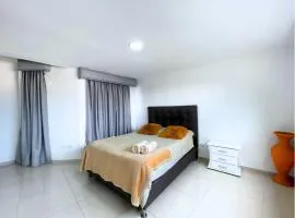 Urban Oasis - Ermita