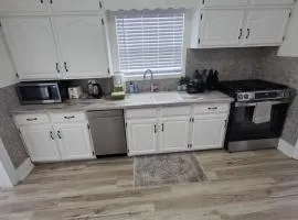 Cozy Neutral Farmhouse 2