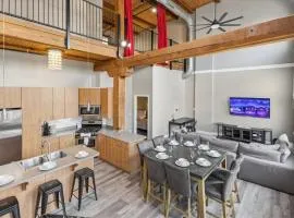 The Top Floor Penthouse 4 BR 3 Bath 2 000 Sq Ft