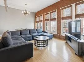 Top Floor Loft 4 Bedrooms and 2 000 sq ft