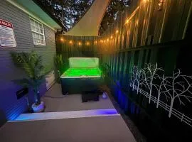 Private Hot Tub & Swing, Vintage Nintendo with Large Parking & EV ready