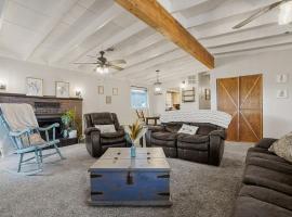 Done for the Day Crew Friendly Digs, hotel 