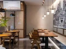 Atour Hotel, Doumen Metro Station, Hualin Road, Fuzhou