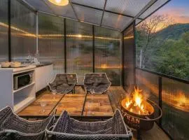 Gapyeong Ddobagi Pet & Spa Glamping