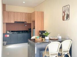 Family Private Pool Villa view sawah, hotel u gradu Timuran