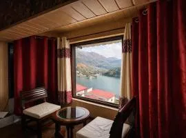 RaahgirStays The Lake Nest