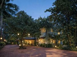 Kenwood's Farmstay - 6bhk with private pool, Hotel in Zadapoli