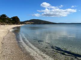 Bruny Seaview Escape, Hotel in Alonnah