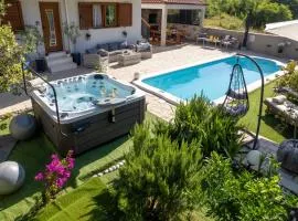 Villa Ivona with swimming pool and jacuzzi