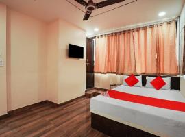 Hotel O King، فندق في Jāmul