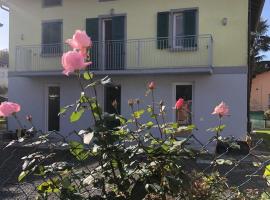 Appartamento DANTE, hotel v destinaci Pisogne