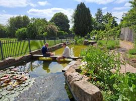 Ferienhaus Kimmelsbacher Hof - Sauna & Naturpool & Seminarraum, Hotel in Bundorf