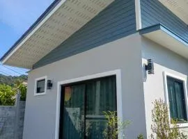 J&J House Long Beach Koh Lanta