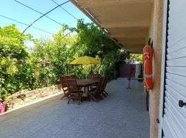 Appartement avec terrasse vue sur mer, hotel a Canari