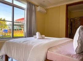 Sun N Sand Hotel