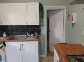 Open Mind Property- 6BRHome, HotTub & Free Parking