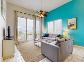 Beachfront Condo with amazing views shared pool and beach access