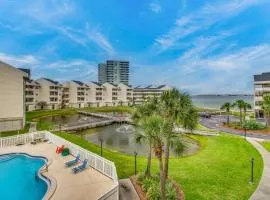 Remodeled condo with bay views pool fishing pier & easy beach access
