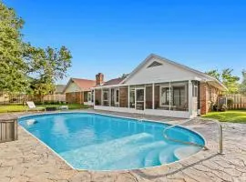 Dog-Friendly Home with Private Pool & High-Speed WiFi - Near Beach & Boat Launch