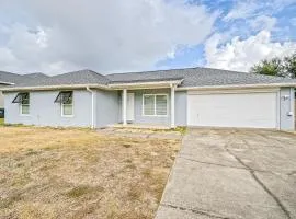 Modern home with WiFi deck washer & dryer and central AC