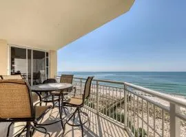 Gorgeous cozy beachfront condo with pool pool spa & beach access