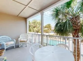 Sunny condo with pool hot tub pool views balcony & AC