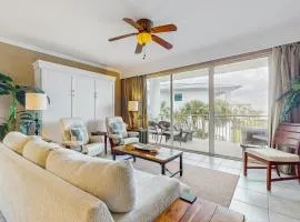 Lovely condo with pool hot tub modern furnishings pickleball - near beach