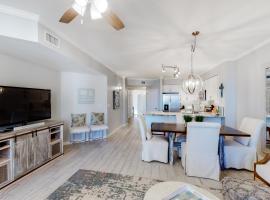 Gorgeous condo with pool & Gulf view stunning decor bunk beds & pickleball, hotel a Santa Rosa Beach