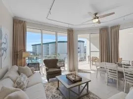 Bright Gulf-view condo with balcony pool seasonal beach service & pickleball