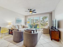Coastal condo with lagoon pool bike rentals tennis pickleball & beach access, hotel a Seacrest