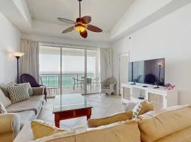 Gorgeous beach condo with furnished balcony panoramic view & pickleball