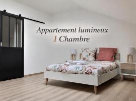 Appartement spacieux et lumineux proche gare, Hotel in Ambérieu-en-Bugey