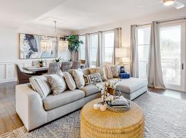 Gorgeous updated condo with balconies pool & great location near 30A, Hotel in Watersound Beach