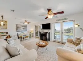 Beautiful condo with balcony view community pools & hot tub