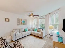 Elegant condo at the Village of Baytowne Wharf with pool hot tub & tennis