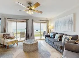 Gorgeous ground-floor beachfront condo shared pool and beach access