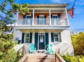Dog-friendly bungalow with on-site pool hot tub free WiFi and washer&dryer