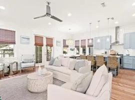 Modern beachside haven with LSV and gas grill - bike to Blue Mt Beach